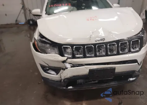 2018 Jeep Compass Latitude 4X4 z USA, uszkodzony, nr VIN 3C4NJDBB3JT150536